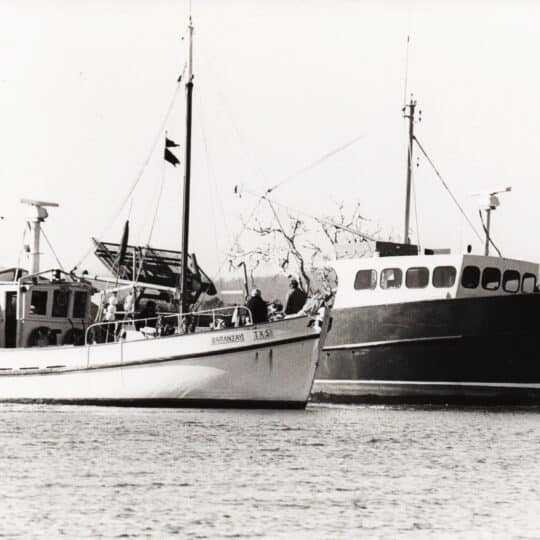https://superfreshscallops.com.au/wp-content/uploads/2018/09/Baranjay-Keith-Barnetts-scallop-boat-and-Kiella-Allan-Barnetts-scallop-fishing-boat-1980--540x540.jpg